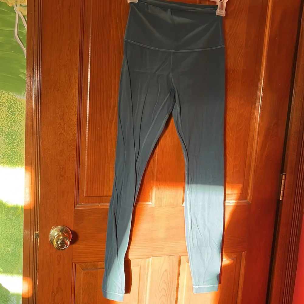 Lululemon - Picture 2 of 4